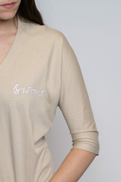 Beige Mid-Sleeved T-Shirt 'Bisous'