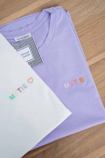 'METIE ♡' T-shirt