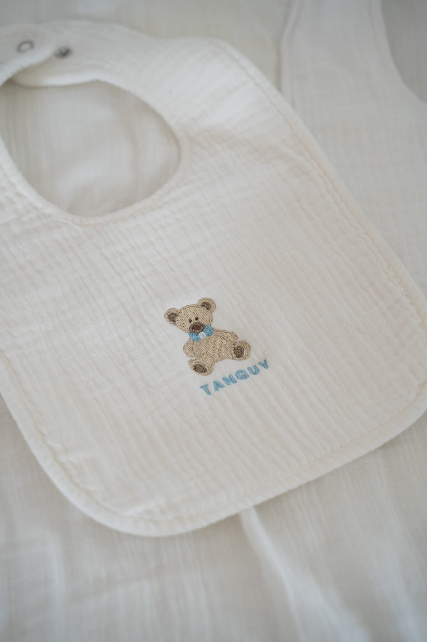 Tetra Bib 'teddy bear+name"